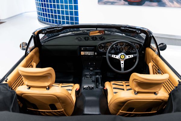 Ferrari 365 GTS/4 Daytona Spyder