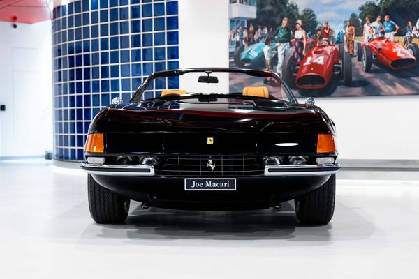 Ferrari 365 GTS/4 Daytona Spyder