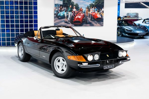 Ferrari 365 GTS/4 Daytona Spyder