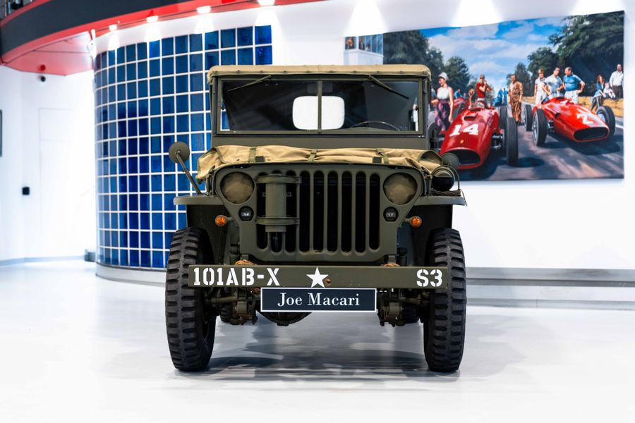 Willys Jeep Radio Car