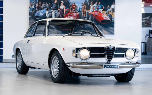 Alfa Romeo GT Junior 1300 'Scalino' LHD