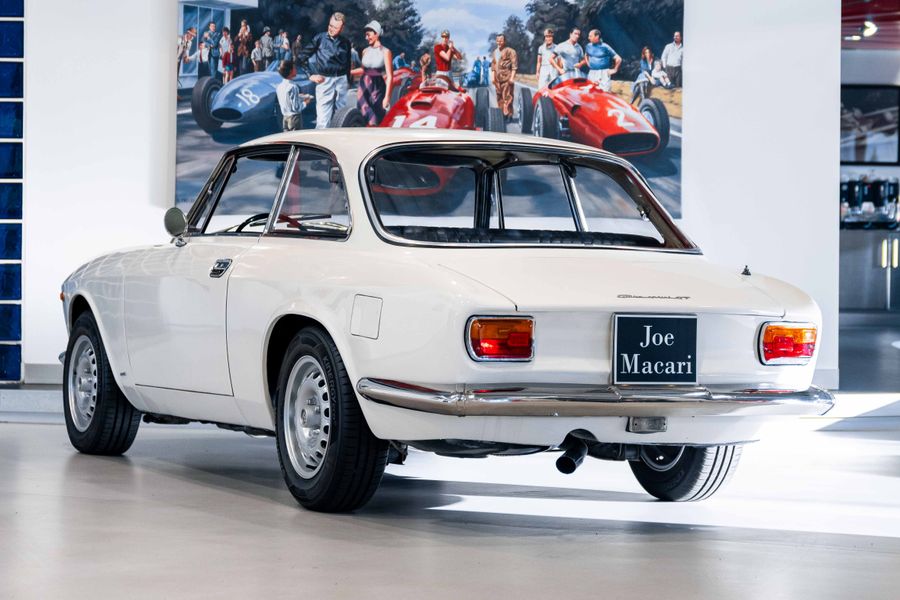 Alfa Romeo GT Junior 1300 'Scalino' LHD