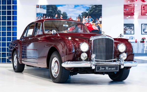 Bentley S2 Continental Flying Spur Saloon