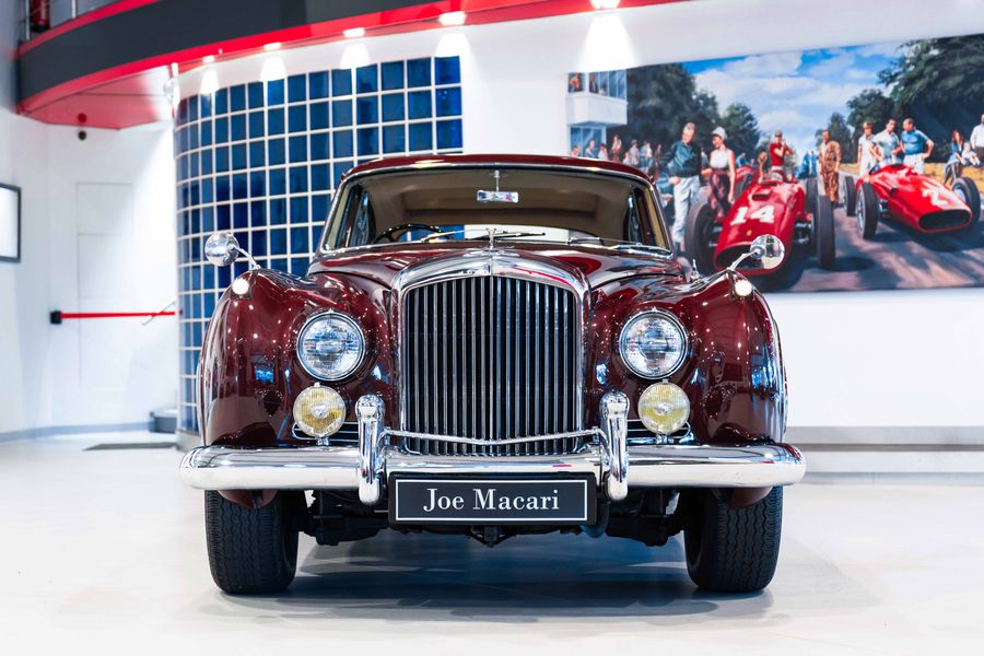 Bentley S2 Continental Flying Spur Saloon